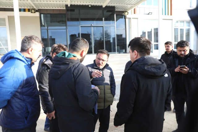 Adıyaman'a Koordinatör Vali olarak atanan Gökmen Çiçek, yaraları sarmak için gece gündüz demeden çalışıyort