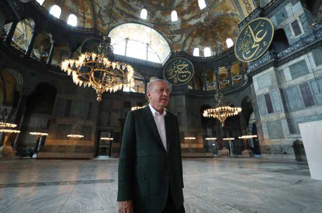 Cumhurbaşkanı Erdoğan seçim programını Ayasofya'da akşam namazı ile sonlandırdı