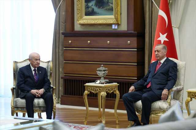 'İsveç'in NATO'da olmasını nasıl hazmedeceğiz' demişti! Cumhurbaşkanı Erdoğan, uçaktan iner inmez Bahçeli ile görüştü