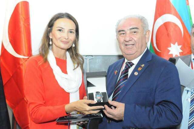 Azerbaycan milletvekili Ganire Paşayeva sağlık durumu nedir, neden hastanede? Ganire Paşayeva kimdir?