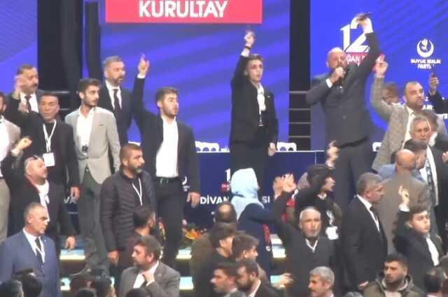 Büyük Birlik Partisi kurultayında iki grup arasında kavga çıktı! Salon 'Destici' sloganlarıyla inledi