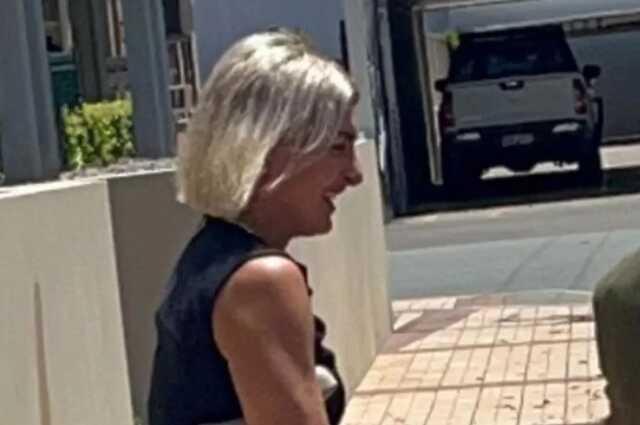 İki evcil köpeği ile cinsel ilişkiye girip ilişki anlarını videoya çeken kadına 15 ay hapis cezası verildi