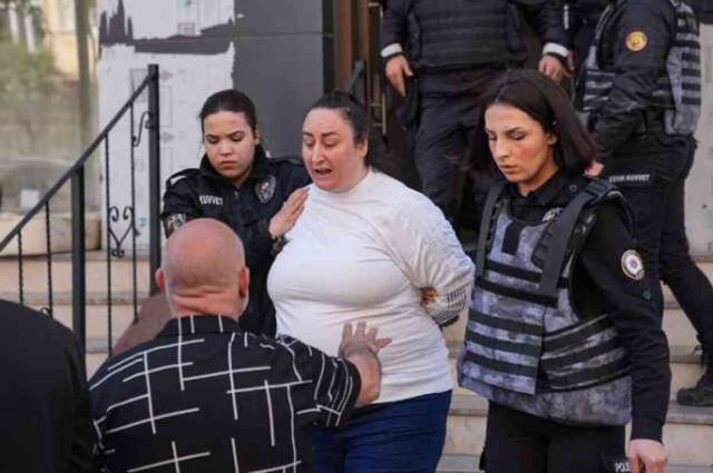 İzinsiz oturduğu dairenin tahliyesine karşı çıkan şahıs binayı benzin döküp ateşe verdi