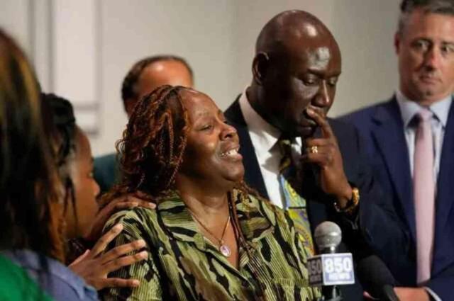 ABD'de rahatsızlık ihbarına giden polis, hava üssü personeli kapısında defalarca ateş ederek öldürdü