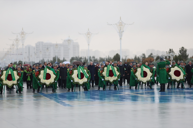 Cumhurbaşkanı Erdoğan Türkmenistan'da! Bir yanında Putin diğer yanında Pezeşkiyan