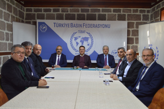 Babacan: Yurt dışında Türkiye'yi eleştirmek doğru değil