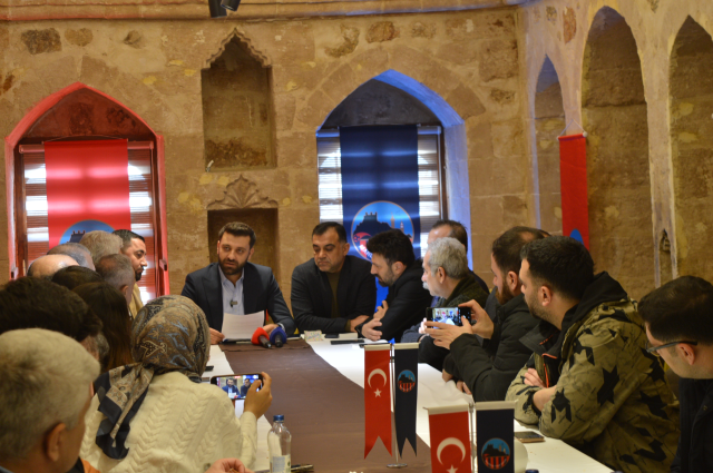 Büyük sürpriz! Bahis soruşturmasında ceza alan teknik direktörle yola devam kararı aldılar