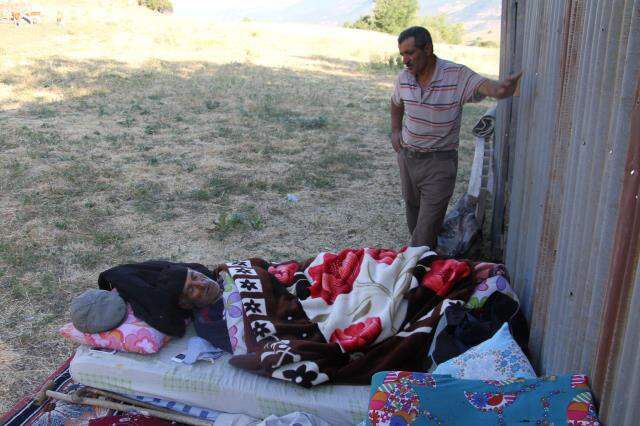 Depremden en çok etkilenen Elazığ köyündeki hasar gün ağarınca ortaya çıktı! Vatandaşlar geceyi sokaklarda geçirdi