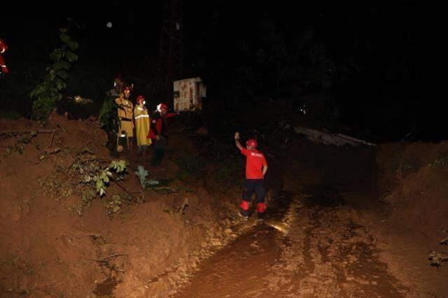 Sel ve heyelanın vurduğu Rize'den ilk görüntüler! Yıkım çok büyük