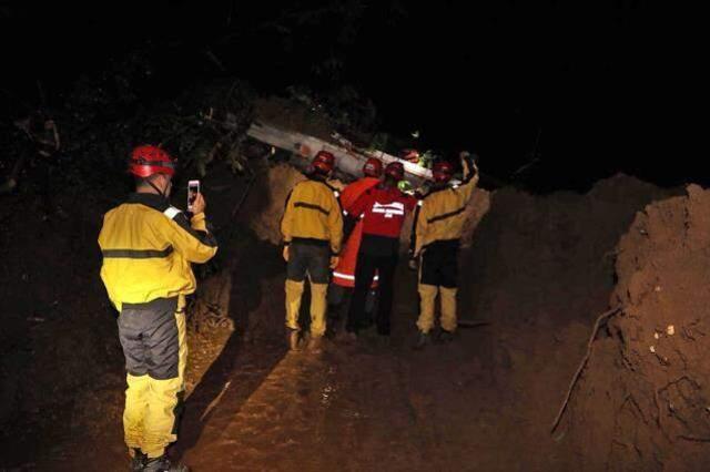 Sel ve heyelanın vurduğu Rize'den ilk görüntüler! Yıkım çok büyük
