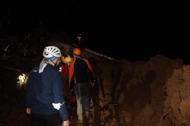 Sel ve heyelanın vurduğu Rize'den ilk görüntüler! Yıkım çok büyük