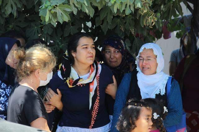 Küçük Ecrin, son yolculuğuna gözyaşlarıyla uğurlandı