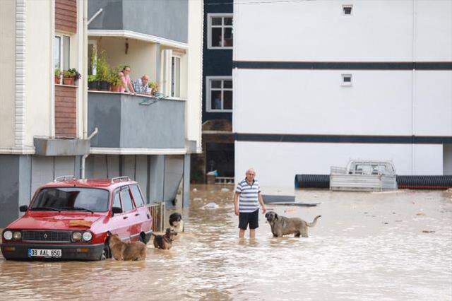 Tehlike henüz geçmedi! Meteoroloji'den Doğu Karadeniz'deki 5 il için korkutan uyarı: Sel bekleniyor