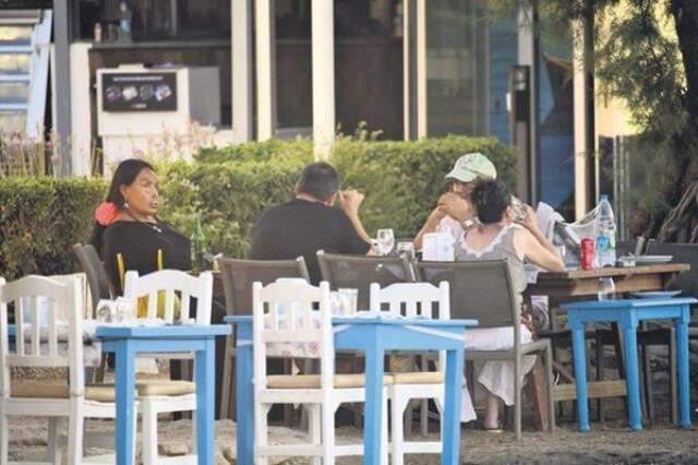 Bodrum'da tatil yapan Bülent Ersoy, makyajsız görüntülendi