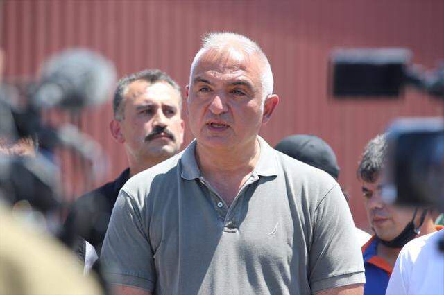 Son Dakika! Bakan Pakdemirli yangınlarla ilgili son durumu paylaştı: Antalya, Muğla'da mücadele devam ediyor, Isparta'da da yangın çıktı