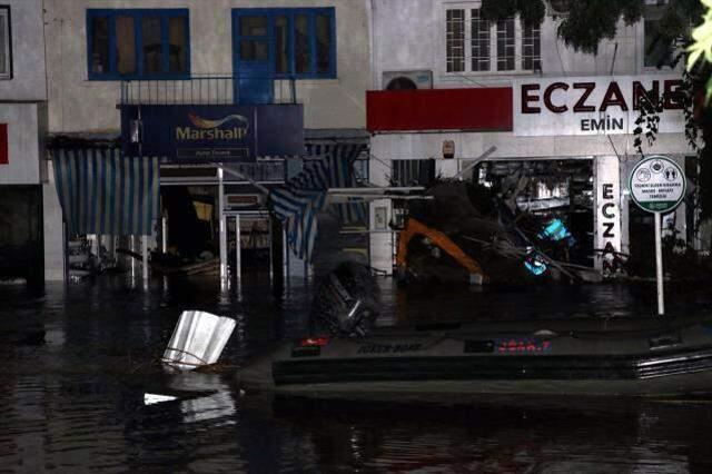 Selin vurduğu Bozkurt'ta yıkım çok büyük! Felaketin büyüklüğü fotoğraf karelerine yansıdı