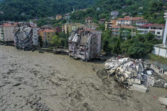 Selin vurduğu Bozkurt'a yardım malzemesi taşıyan tırda yangın çıktı! Dorsede bulunan jeneratör patladı