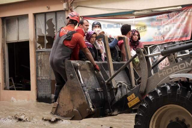 Son Dakika: Karadeniz'deki sel felaketinde can kaybı 31'e yükseldi