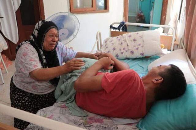 Felç kalan Hüseyin, günde 5 kilogram protein tozu içmiş