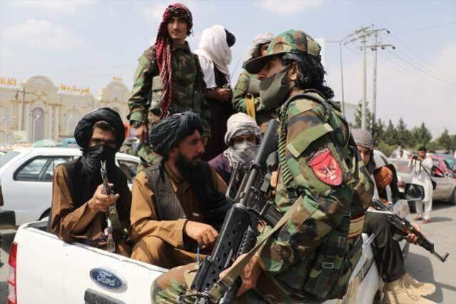 ABD'nin terk etmesinden sonra Taliban'ın kontrolüne geçen Kabil Havaalanı'nı Türk basını görüntüledi