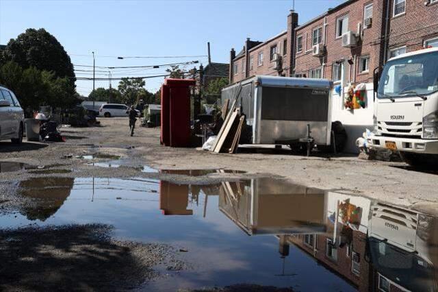New York kentindeki şiddetli yağışlar, büyük çapta hasara yol açtı