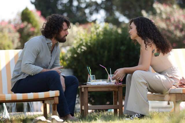 Masumlar Apartmanı'nda yürekler ağza geldi! Fenalaşan Hikmet, yere yığıldı