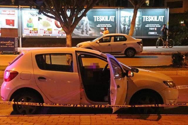 Direksiyon başında şüpheli ölüm! Etraftaki vatandaşları cesedi görmek için birbiriyle yarıştı