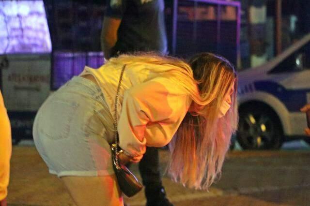 Direksiyon başında şüpheli ölüm! Etraftaki vatandaşları cesedi görmek için birbiriyle yarıştı