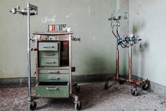 Terk edilmiş hastanede esrarengiz detay! Ameliyathanede yepyeni malzemeler bulundu