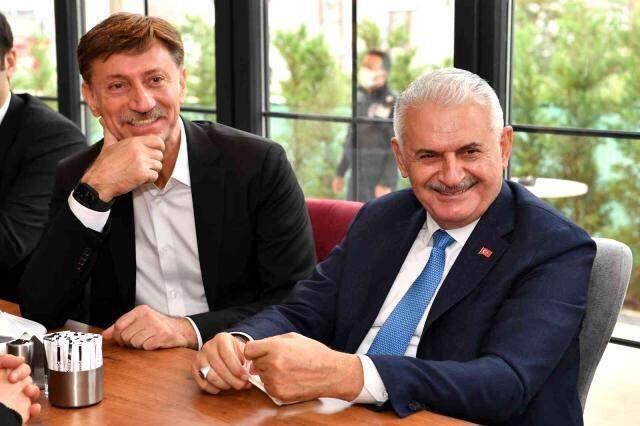 Binali Yıldırım'dan öğrencinin yönelttiği 'Ne iş yapıyorsunuz?' sorusuna güldüren yanıt: İş arıyorum