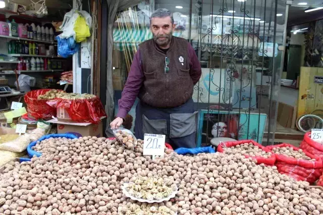 Enflasyonun tersine gidiyor! Geçen yıl 50 liraya satılan ceviz, bu yıl 20 liraya düştü