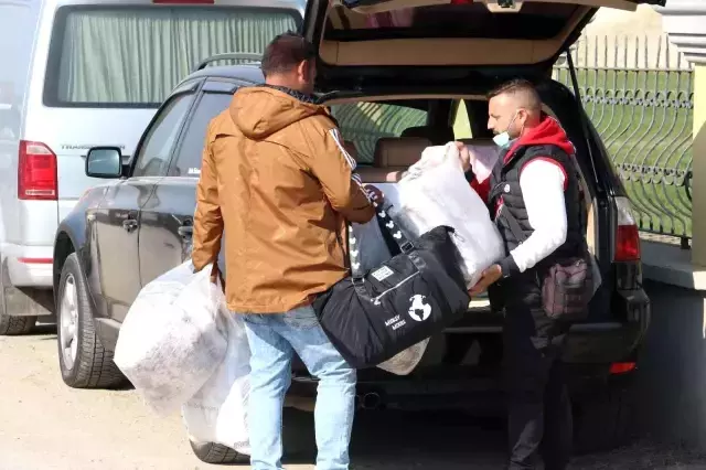 Komşular, Edirne'deki 'sosyete pazarı'na akın etti