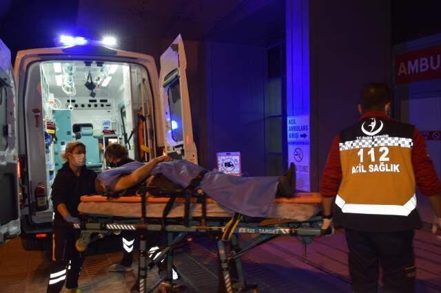 Kontrolden çıkan kamyon önce traktöre sonra da karşıdan gelen otomobile çarptı: 5 ölü, 1 yaralı