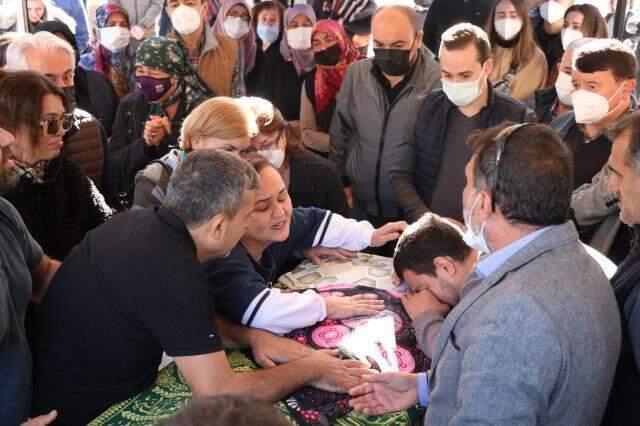 Boğazı kesilerek öldürülen Şebnem son yolculuğuna uğurlandı! Annesinin feryatları yürekleri dağladı