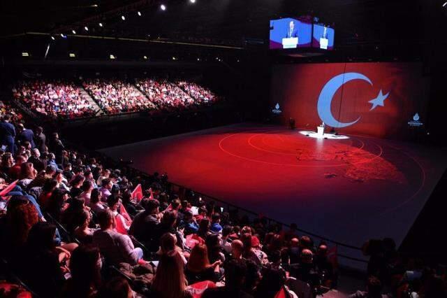 İmamoğlu'ndan 29 Ekim kutlamasında içi seçim mesajı dolu konuşma: Kendisini milli iradenin üstünde gören anlayışlardan ülkeyi kurtaracağız