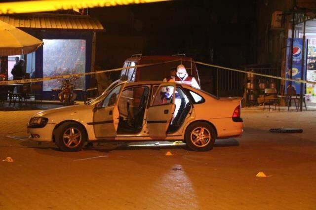 Eski dünürünü ailesiyle birlikte katleden kayınpeder, herkesi öldürmek için otomobilin kapılarını açarak ateş etmiş