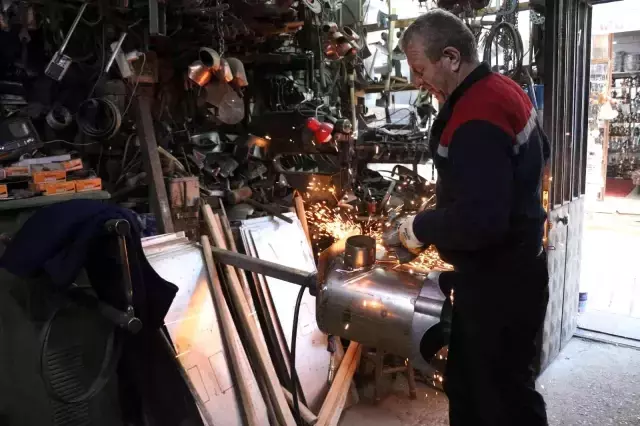 30 metrekarelik dükkanından dünyaya soba ihraç ediyor