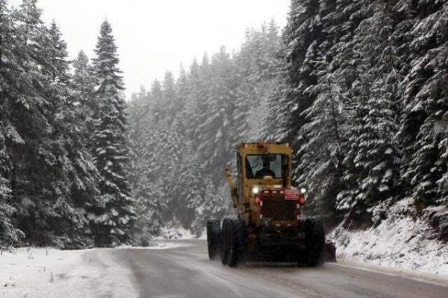 Meteoroloji'nin uyarıları sonrası kar yağışı etkili oldu! İstanbul'un yanı başı dahil bazı illerde kar kalınlığı 10 santimetreyi buldu