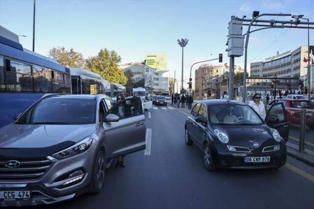 Saat 9'u 5 geçe hayat 1 dakika durdu