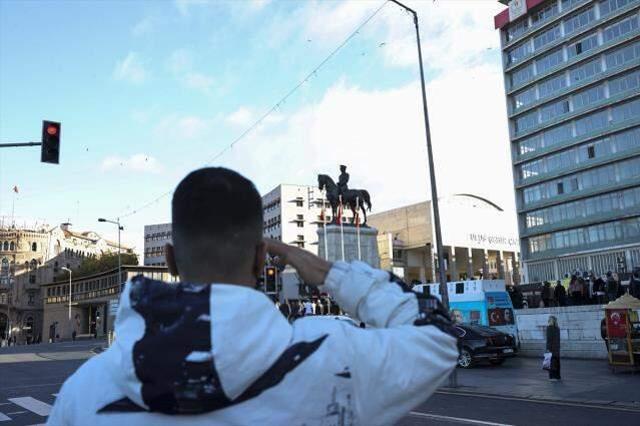 Saat 9'u 5 geçe hayat 1 dakika durdu