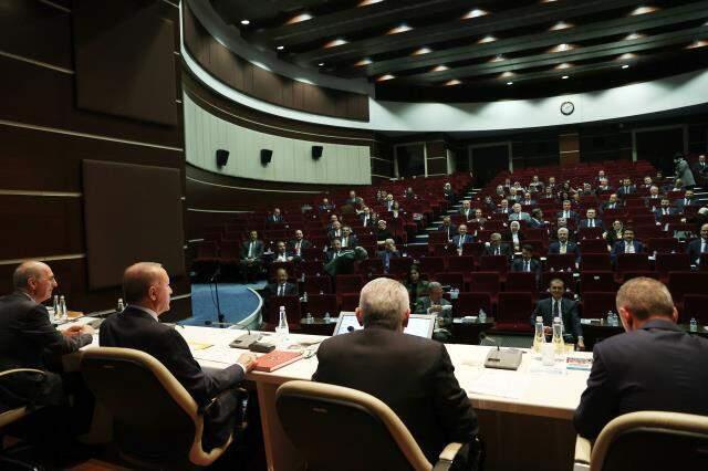 AK Parti MKYK'sı Cumhurbaşkanı Erdoğan'ın başkanlığında toplandı! Ana gündem maddesi asgari ücret