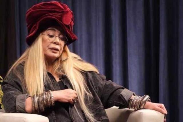 Sanatçı Zerrin Özer apar topar hastaneye kaldırıldı! İntihar girişimi iddiası