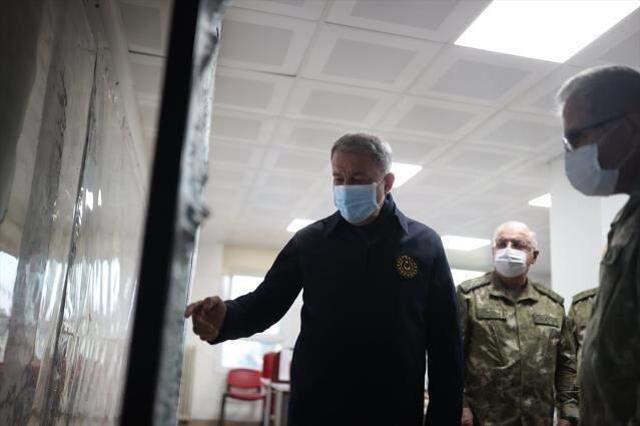 Suriye'nin skandal bildirisinden sonra Hulusi Akar ve komutanlardan Hatay'da gövde gösterisi