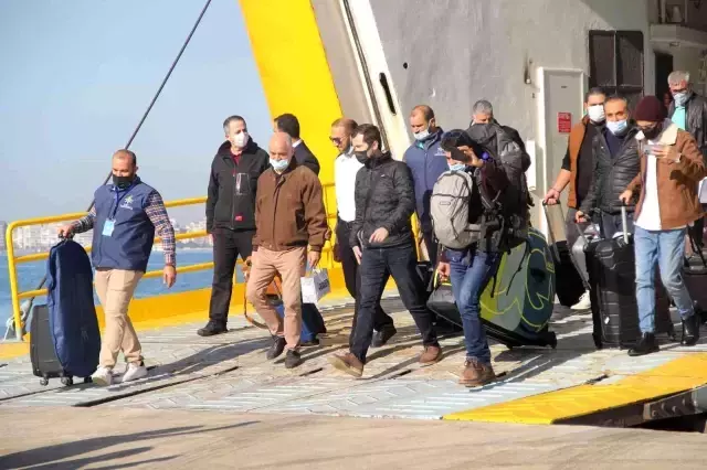 Hasret sona erdi: 25 yıllık aranın ardından Libya'dan gelen ilk yolcu gemisi İzmir'e ulaştı