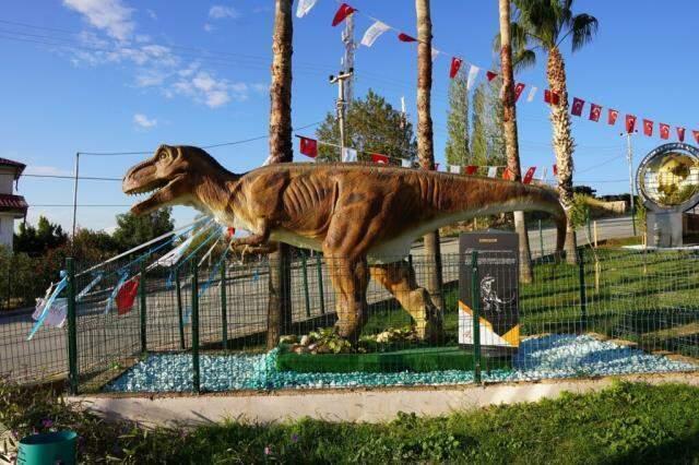 Medcem Çimento'nun Silifke'de açtığı Bilim Merkezi'ne Aziz Sancar ismi verildi