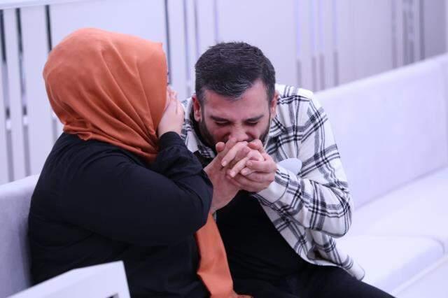 Esra Erol'da programında duygusal anlar! Bebek sahibi olacağını öğrenen çift, gözyaşlarına boğuldu