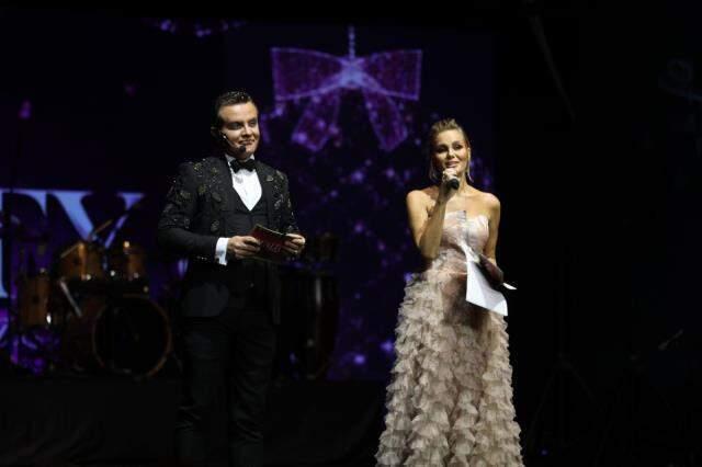 Gökay Kalaycıoğlu ve Melike Öcalan'dan Peri Masalı! Danslarıyla dakikalarca ayakta alkışlandılar