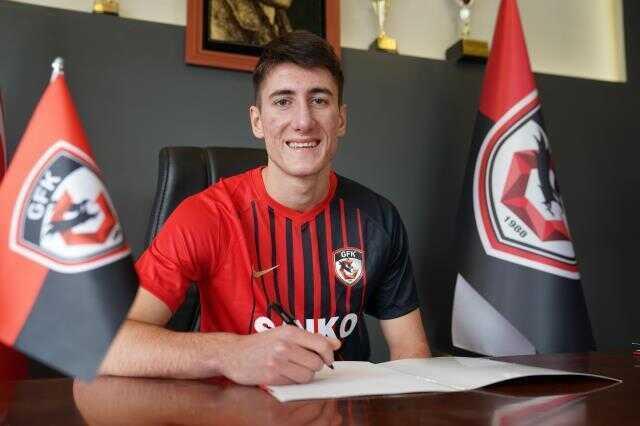 Gaziantep FK ilk transferini yaptı, Luka Stankovski imzayı attı