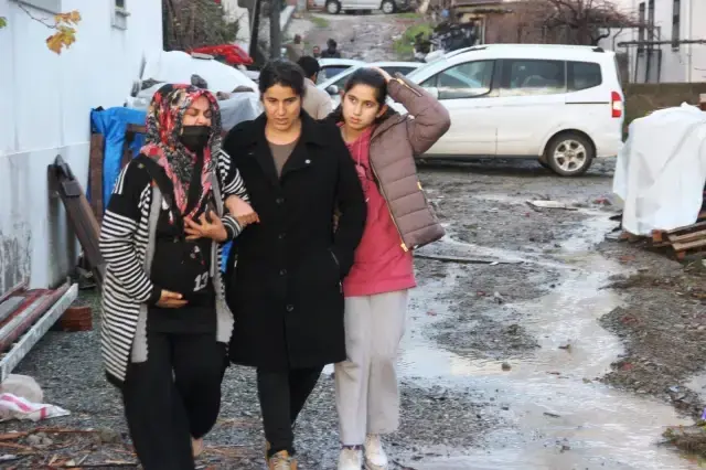 Bodrum'u sel vurdu! Evleri su bastı, sokak hayvanları boğuldu