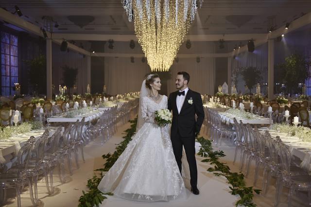 Muhammet Cevahir ve Nurdan Yılmaz, ünlü isimlerin akın ettiği düğün töreninde evlendi